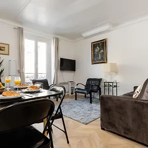 https://luxembourg-gardens-cosy-studio-5th.fr-paris.fr